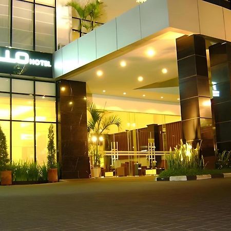 Travello Hotel Manado Bagian luar foto