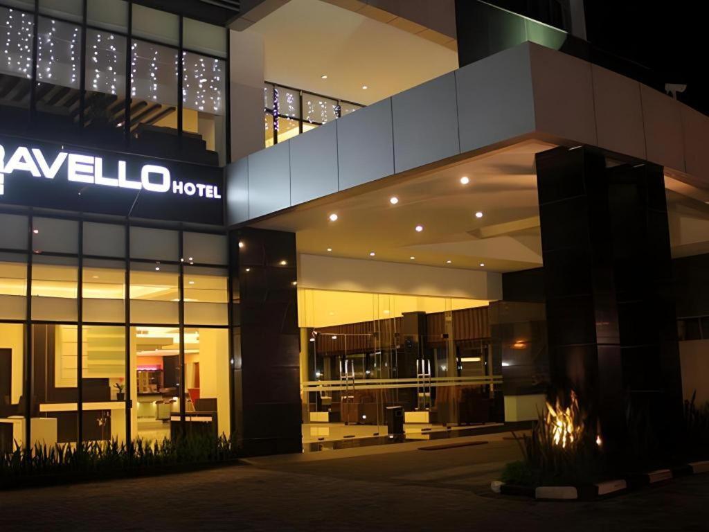 Travello Hotel Manado Bagian luar foto