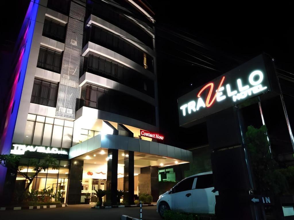 Travello Hotel Manado Bagian luar foto