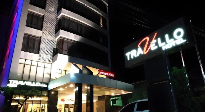 Travello Hotel Manado Bagian luar foto