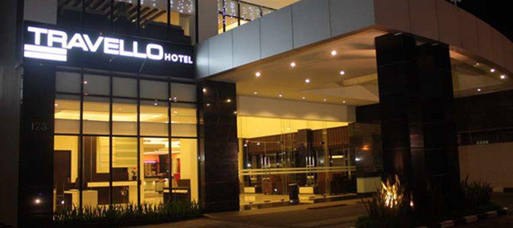 Travello Hotel Manado Bagian luar foto